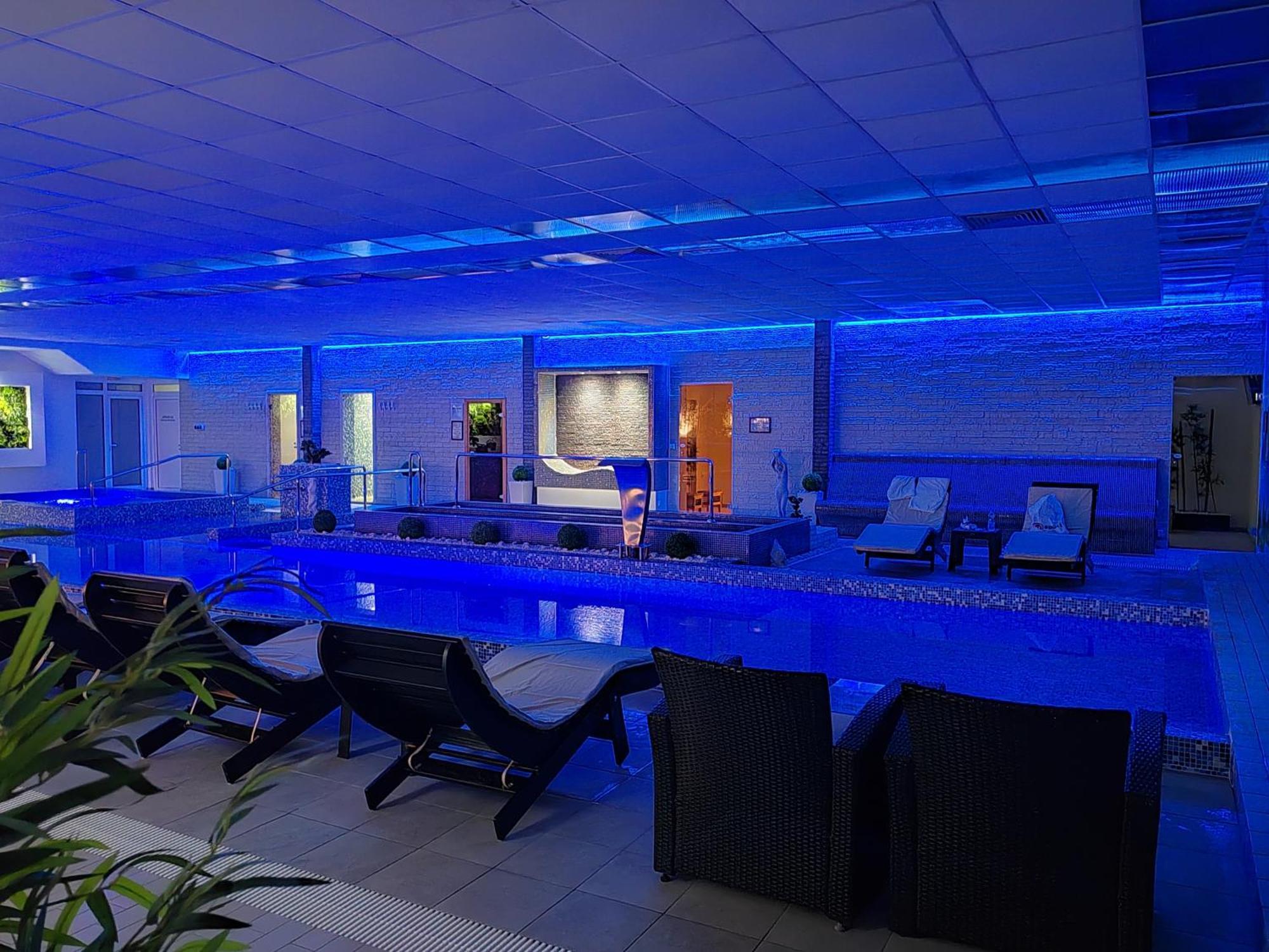"Poseidon" Centar Aparthotel Stari Banovci Exterior photo